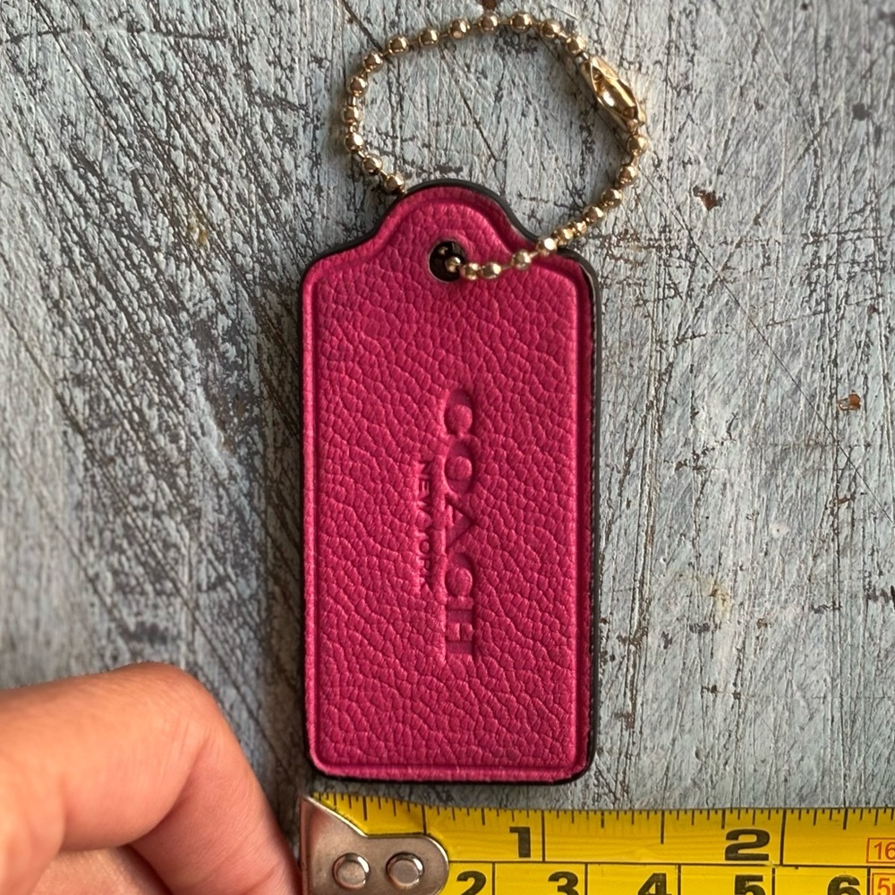 Coach Fuchsia Leather hangtag - Picture 7 of 7